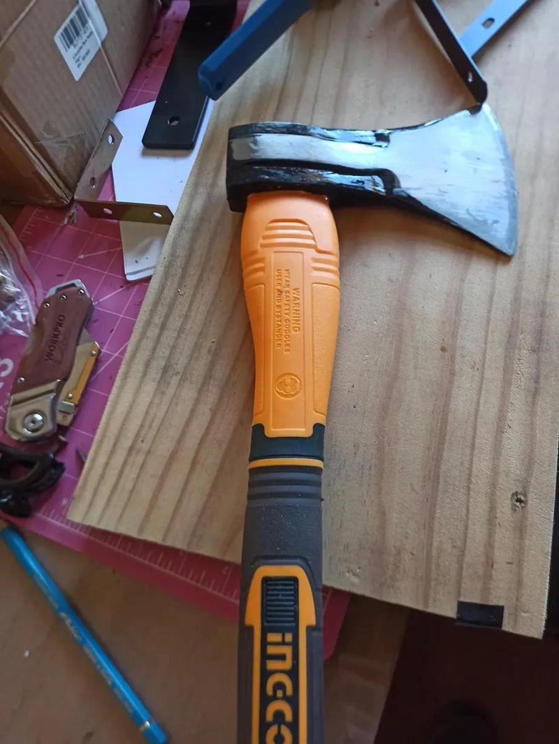 HACHA DE MANO CON MANGO DE FIBRA DE VIDRIO 800G - 4