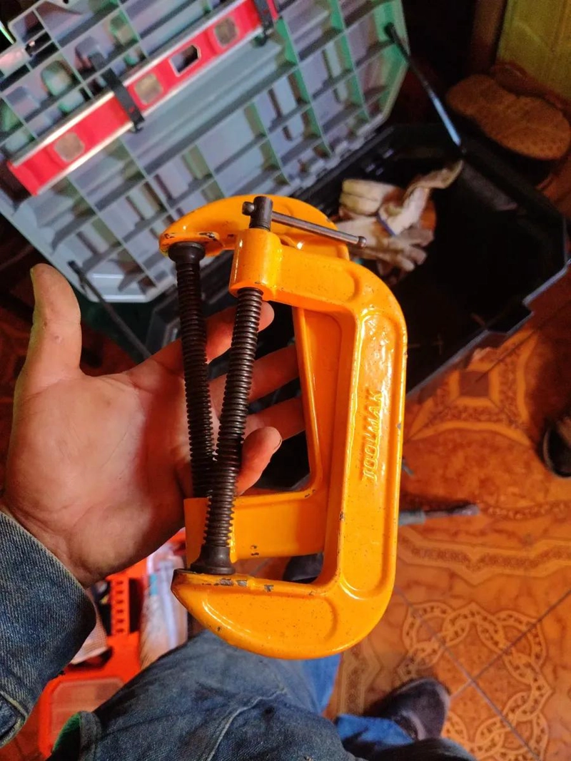 PRENSA DE HIERRO 5 PULGADAS PARA MADERA Y FIERRO - 2