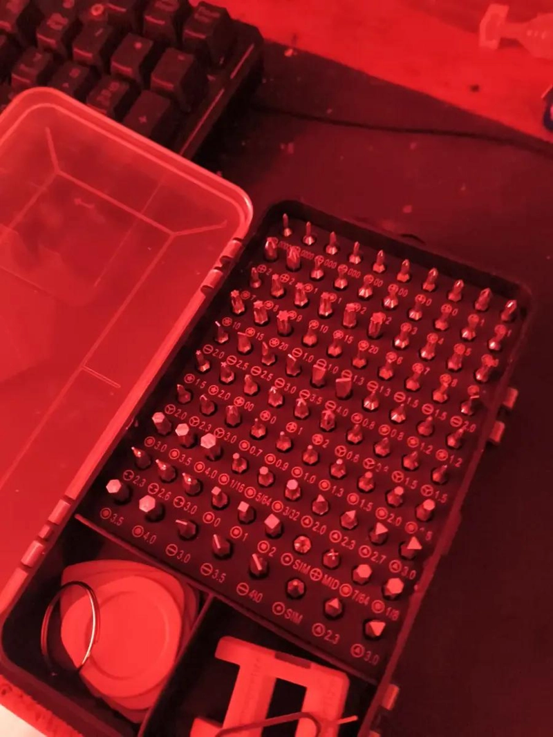 KIT DE DESTORNILLADORES 115 EN 1 MULTIFUNCIONAL - 3