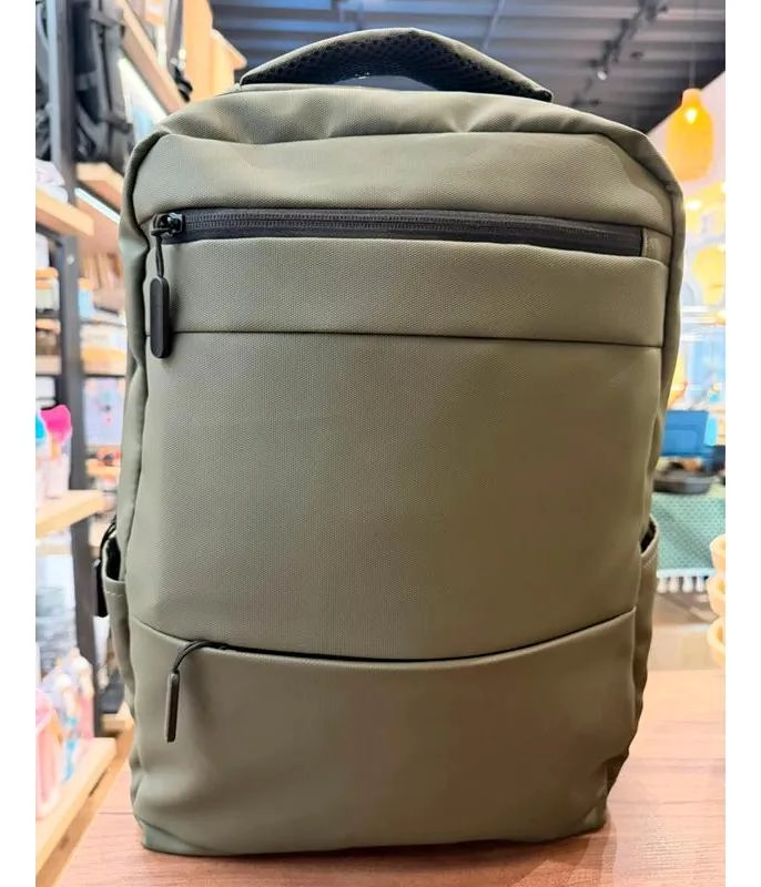 MOCHILA IMPERMEABLE PARA LAPTOP CON PUERTO USB - 5