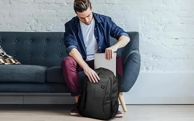 MOCHILA PARA LAPTOP HASTA 15.6 PULGADAS REFORZADA - 2