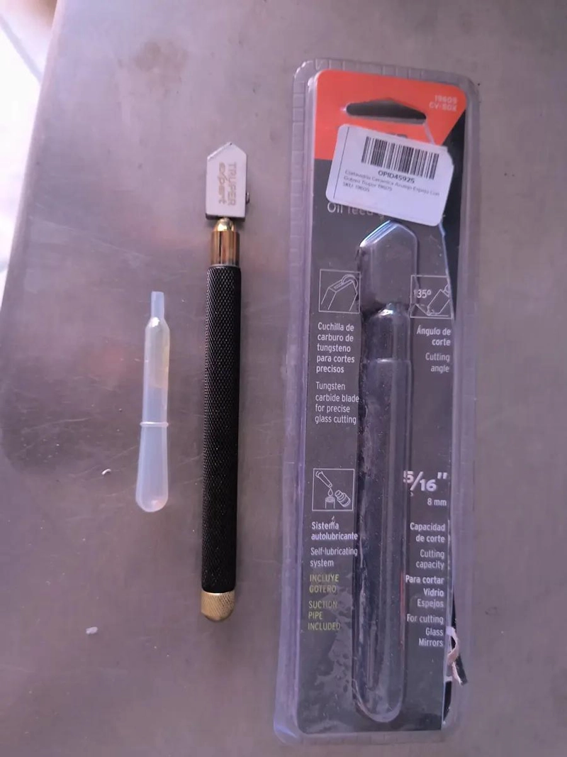 CORTAVIDRIO PARA CERAMICA Y AZULEJOS CON GOTERO - 2