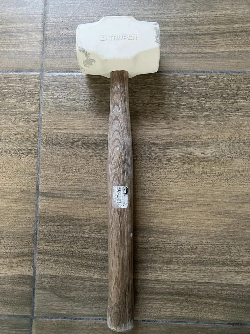 MAZO DE HULE 24 OZ CON MANGO DE MADERA - 5