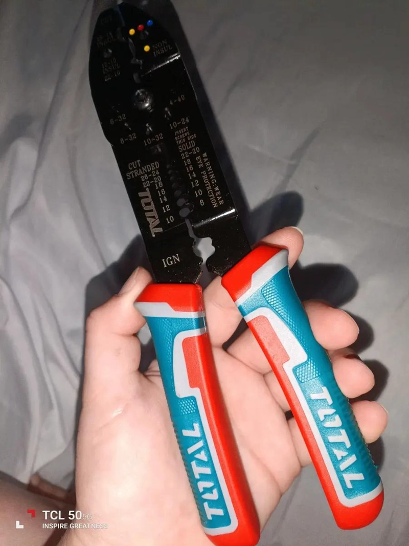 ALICATE PELACABLE 8 1/2 PULGADAS - 2