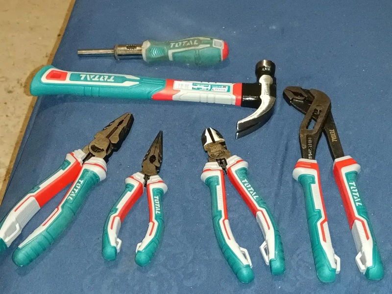 KIT DE 8 DESTORNILLADORES CON PUNTAS IMANTADAS - 5