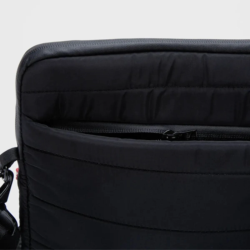 FUNDA SLEEVE VELVET NEGRA MATE PARA LAPTOP 15' - 5