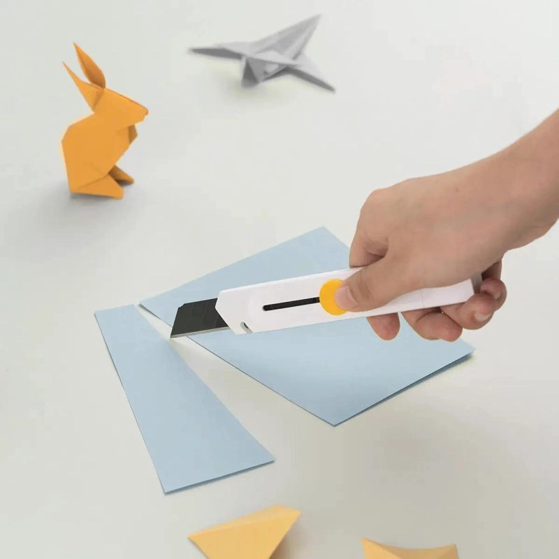 CORTA CARTON ERGONOMICO CON CUCHILLA DE ACERO - 3