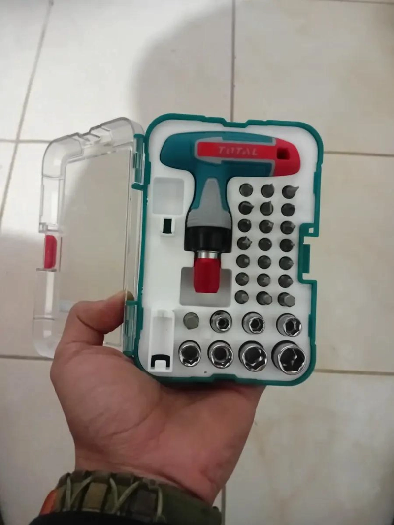 JUEGO DE 31 DESTORNILLADORES CON LLAVE EN T - 1