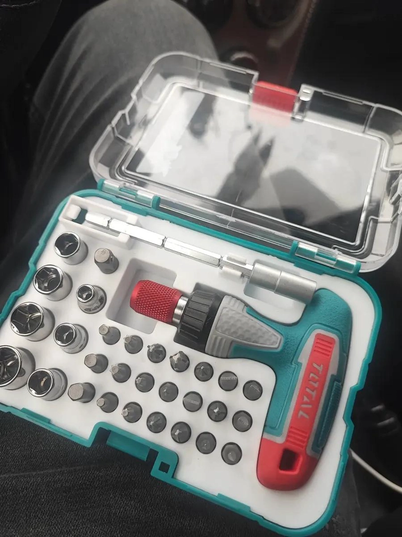 JUEGO DE 31 DESTORNILLADORES CON LLAVE EN T - 2