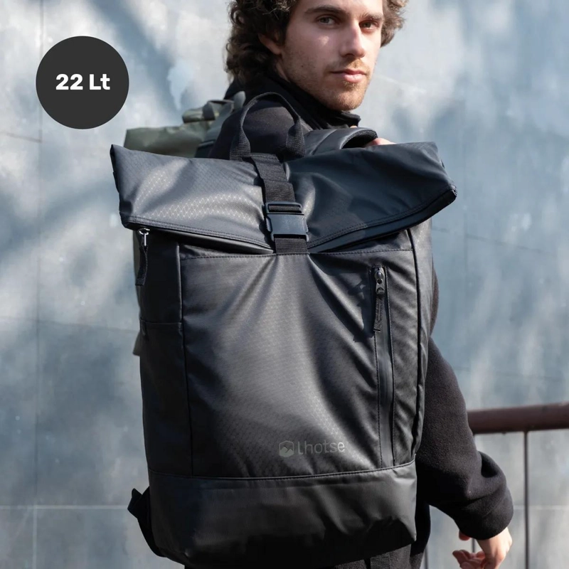 MOCHILA ROLL TOP 22L IMPERMEABLE CON PORTA NOTEBOOK - 2