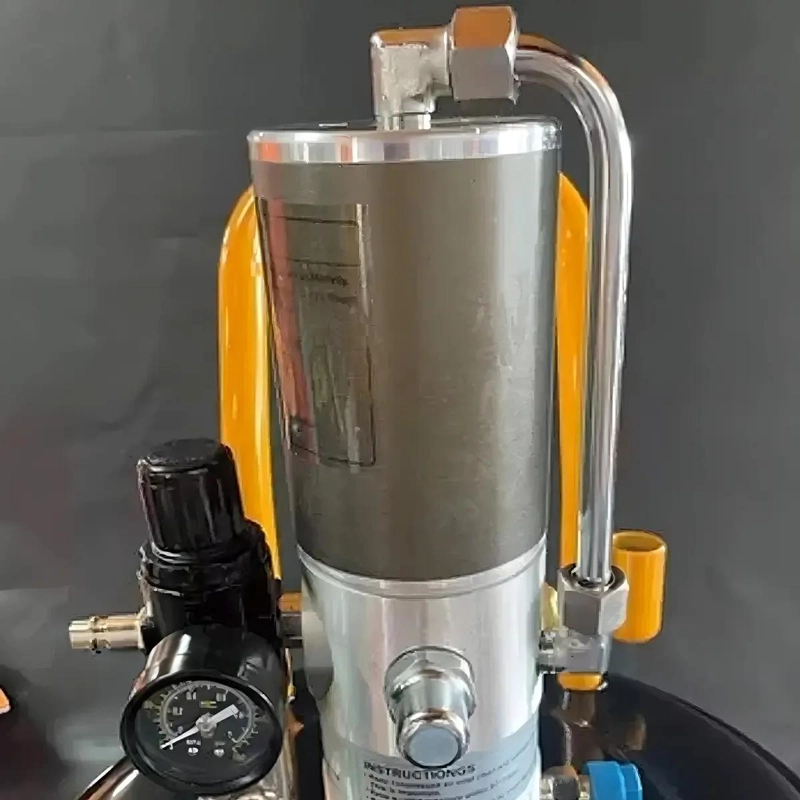 ENGRASADORA NEUMATICA DE 30 LITROS - 2