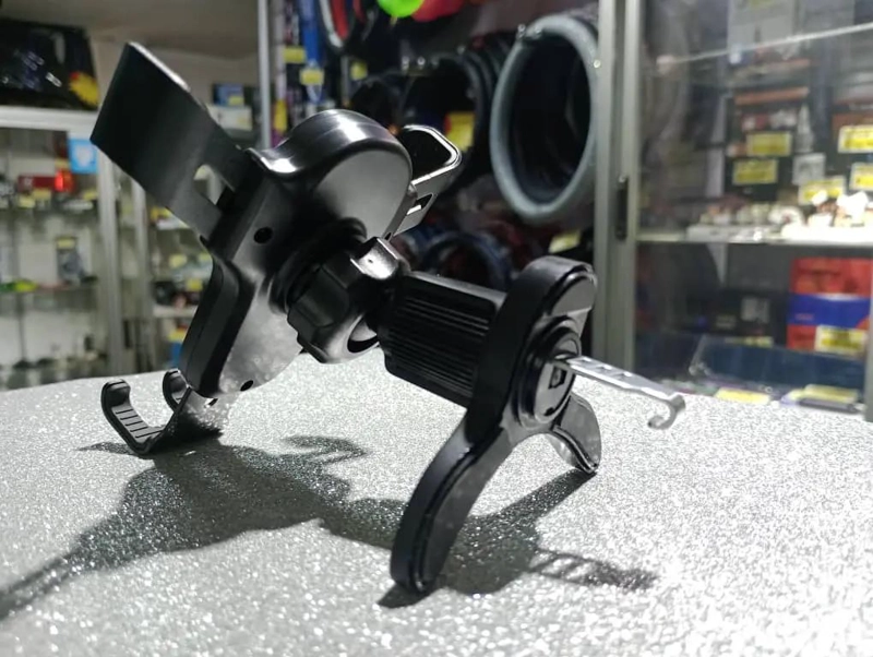 SOPORTE PARA TELE FONO MOVIL CON CLIP PARA AUTOS - 3