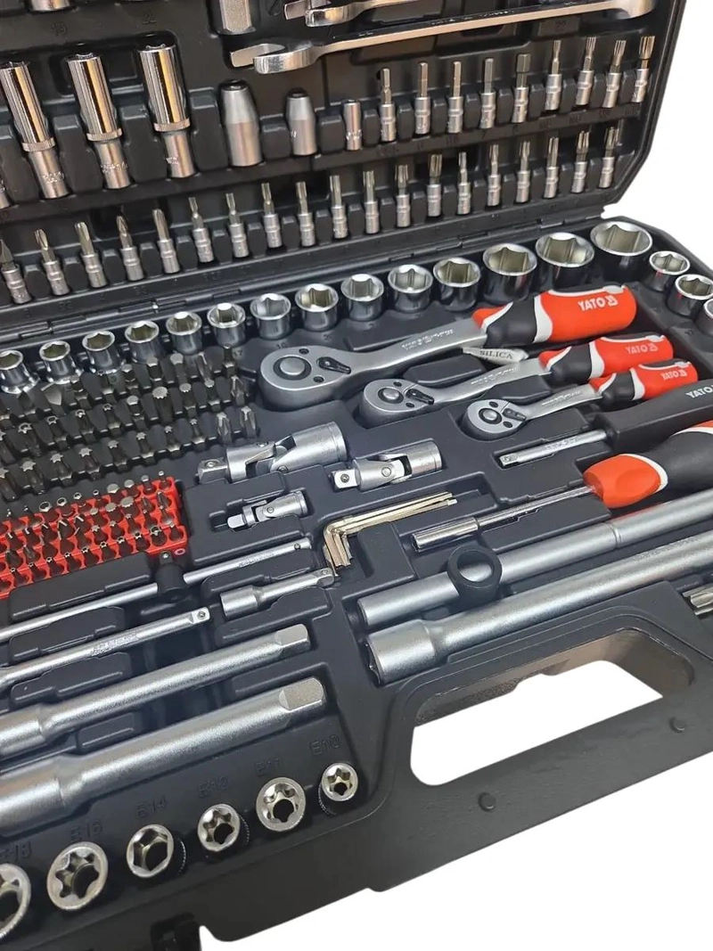 KIT DE HERRAMIENTAS CON 216 PIEZAS Y DADOS - 4