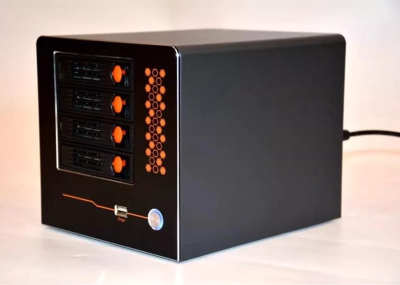 SERVIDOR MINI NAS CON 4 BAHIAS Y 8GB RAM - 3