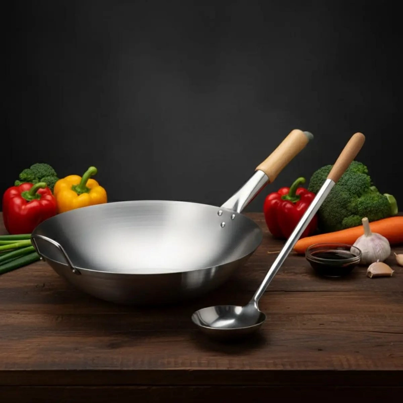 WOK GRANDE DE 45 CM CON CUCHARON DE ACERO INOXIDABLE - 2