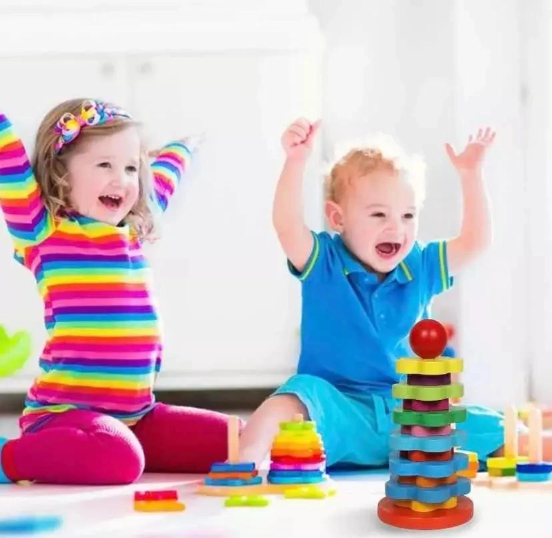 TORRE APILABLE DE MADERA CON COLORES ARCOIRIS PARA NIÑOS - 4