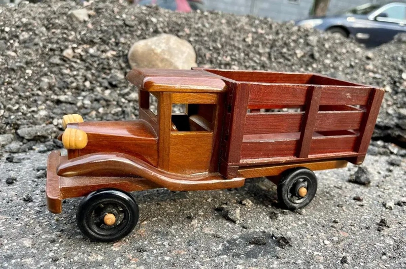 CAMION CLASICO ANTIGUO DE MADERA PARA NIÑOS MONTESSORI - 2