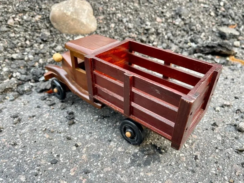 CAMION CLASICO ANTIGUO DE MADERA PARA NIÑOS MONTESSORI - 3