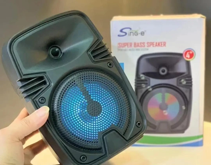 PARLANTE BLUETOOTH PORTATIL CON RADIO 4 PULGADAS - 2