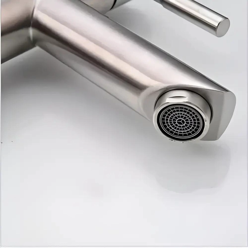 LLAVE PARA LAVAMANOS SIMPLE ACERO INOXIDABLE ACABADO CROM - 2