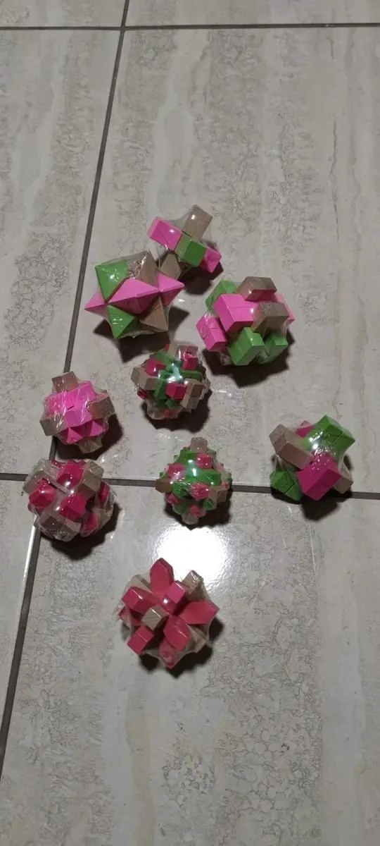 SET DE 9 CUBOS DE MADERA PUZZLE 3D PARA HABILIDAD - 2