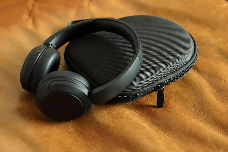 ESTUCHE RIGIDO UNIVERSAL PARA AUDIFONOS 22X19X6 CM - 5