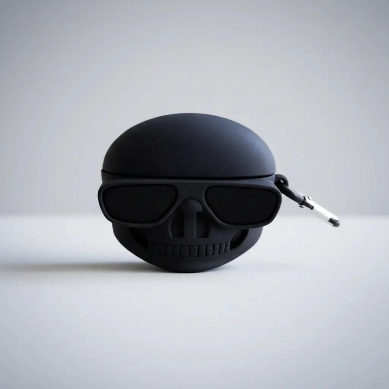 FUNDA PROTECTORA NEGRA CON DISEÑO SKULL PARA AIRPODS PRO - 4
