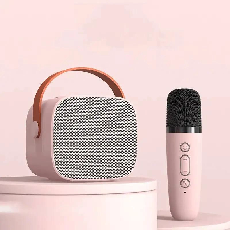 MINI PARLANTE KARAOKE BLUETOOTH CON MICROFONO Y LUZ RGB - 2