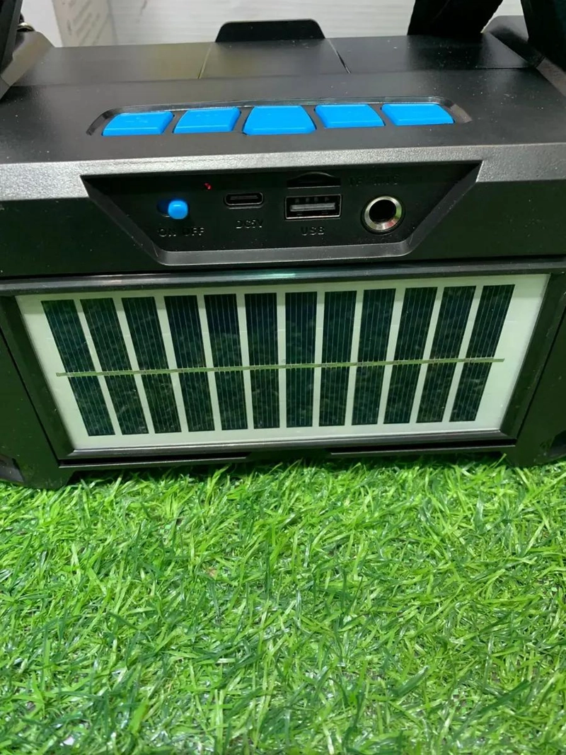 PARLANTE SOLAR RECARGABLE CON LINTERNA, RADIO Y USB - 3
