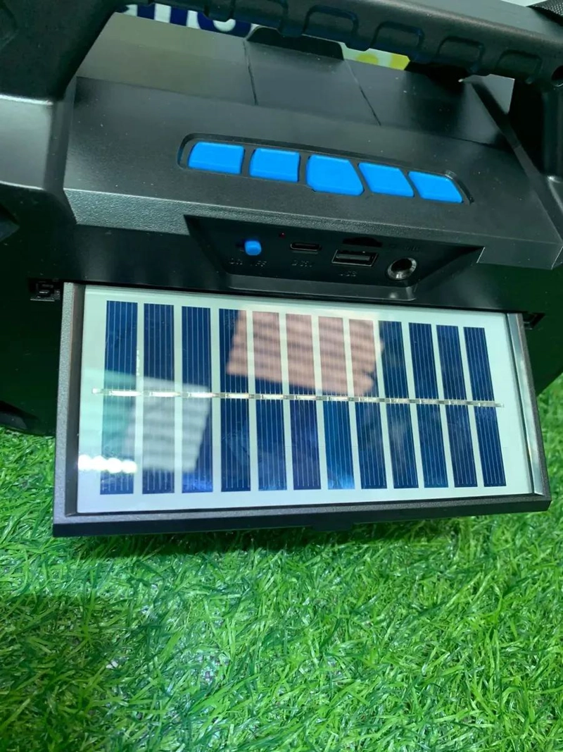 PARLANTE SOLAR RECARGABLE CON LINTERNA, RADIO Y USB - 4
