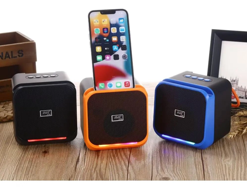 PARLANTE BLUETOOTH PORTATIL CON SUBWOOFER Y LUCES LED - 2