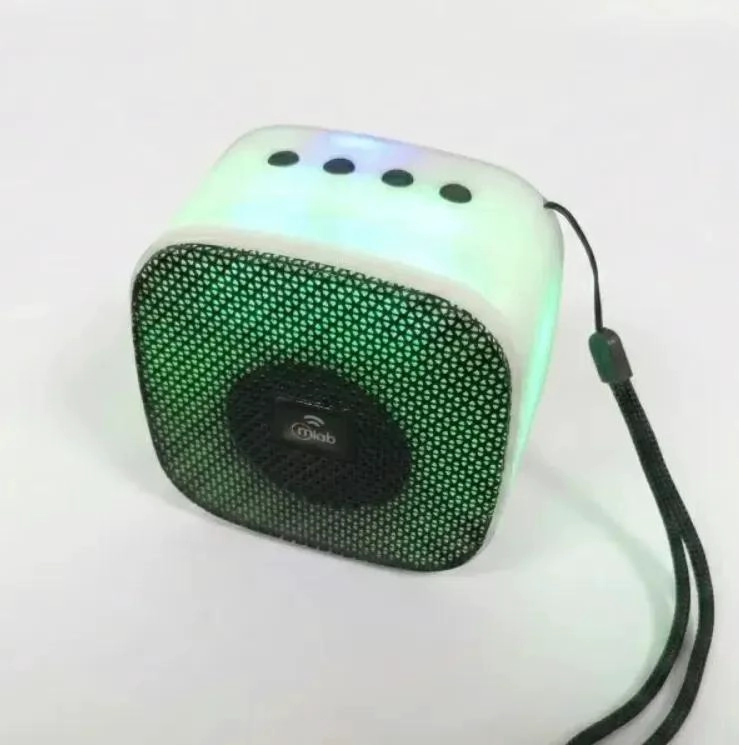PARLANTE MINI FLAMING CUBE CON RADIO FM NEGRO - 5