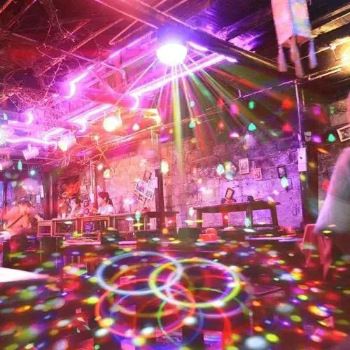PARLANTE BLUETOOTH CON PROYECTOR DE LUCES LED PARA FIESTA - 5