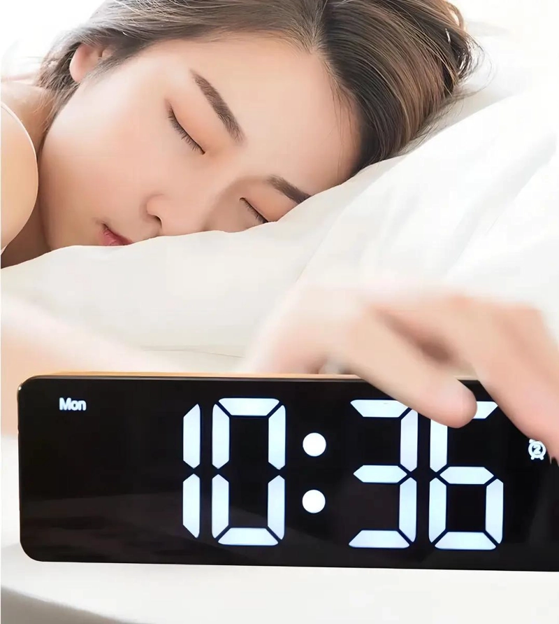 RELOJ DESPERTADOR LED CON FECHA Y TEMPERATURA NEGRO - 2