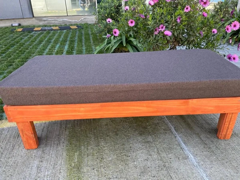 COJIN RECTANGULAR PARA TERRAZA 124X50X10 CM DENSIDAD 21 - 3