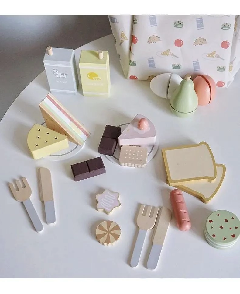 SET DE JUGUETE PARA PICNIC CON FRUTAS Y PASTELES DE MADER - 3