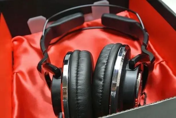 AUDIFONOS PROFESIONALES PARA DJ SUPERLUX HD 631 - 3