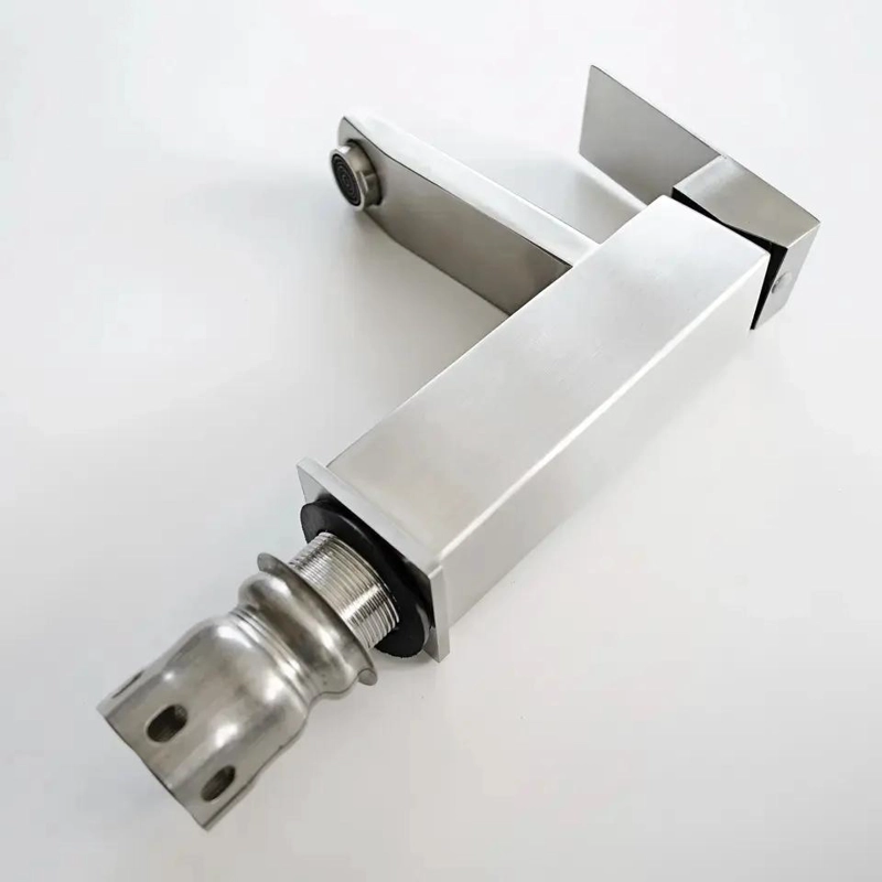 LLAVE MONOMANDO LAVAMANOS CUADRADA ACERO INOX 18CM - 4