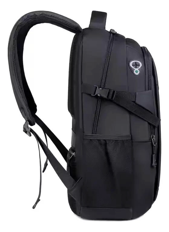 MOCHILA PARA NOTEBOOK 17 L CON PUERTO USB RESISTENTE AL   - 4
