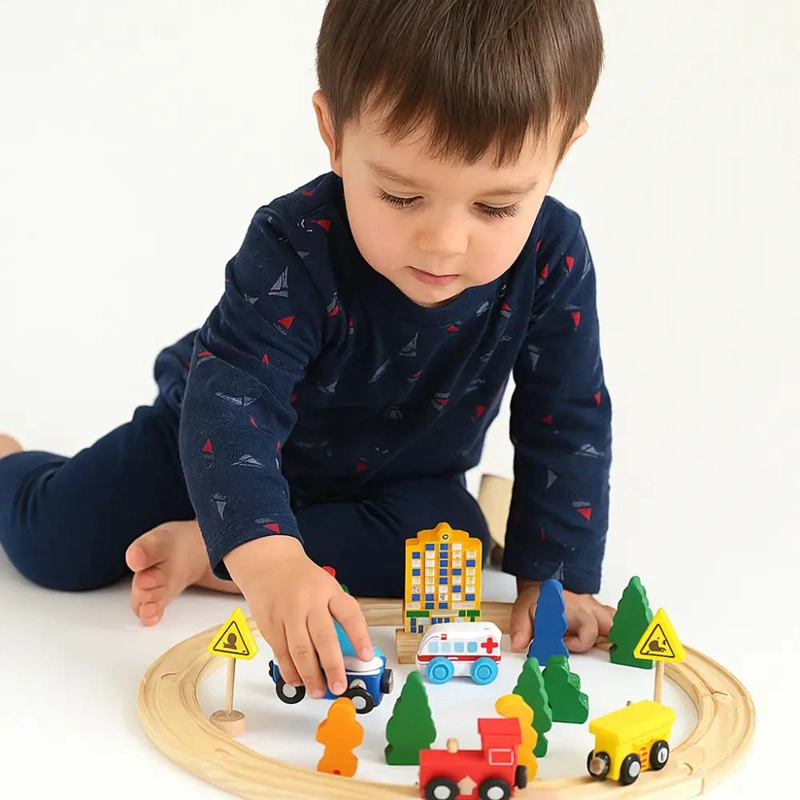SET TREN DE MADERA CON ACCESORIOS URBANOS EDUCATIVOS - 5