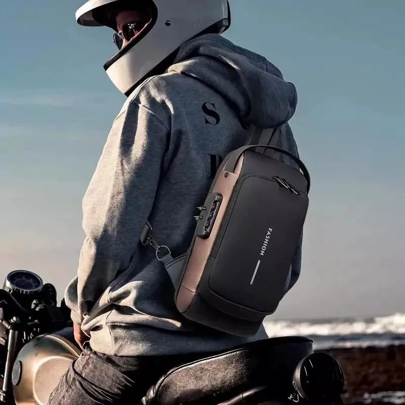 MOCHILA IMPERMEABLE ANTIRROBO PARA HOMBRE CON PUERTO DE C - 2