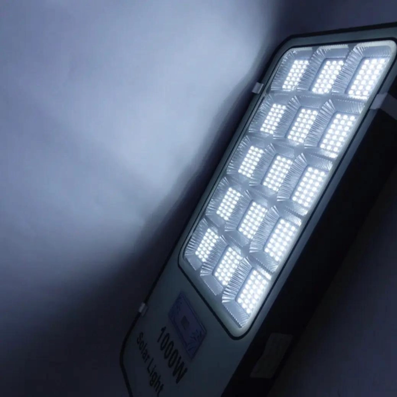 SET 4 FOCOS PARA POSTE SOLAR 1000W 420 LEDS CON CONTROL - 4