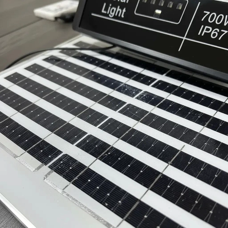 FOCO SOLAR 700W CON PANEL Y CONTROL REMOTO IP67 NEGRO - 4