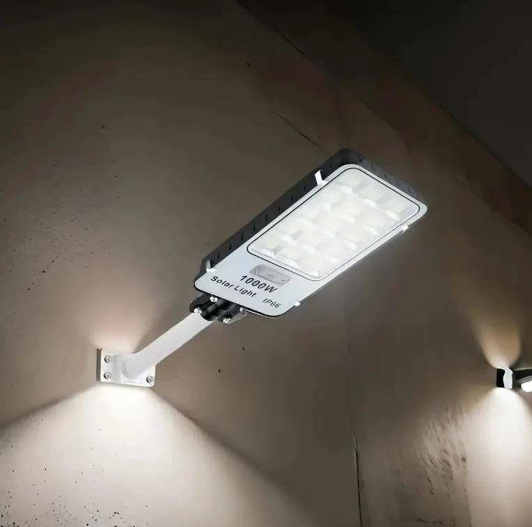 FOCO SOLAR 1000W CON SENSOR DE MOVIMIENTO Y SOPORTE - 4
