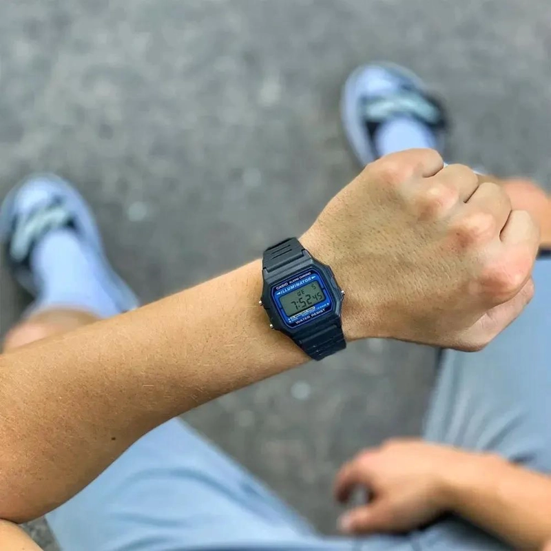 RELOJ DIGITAL VINTAGE PARA HOMBRE CON CRONOMETRO - 3