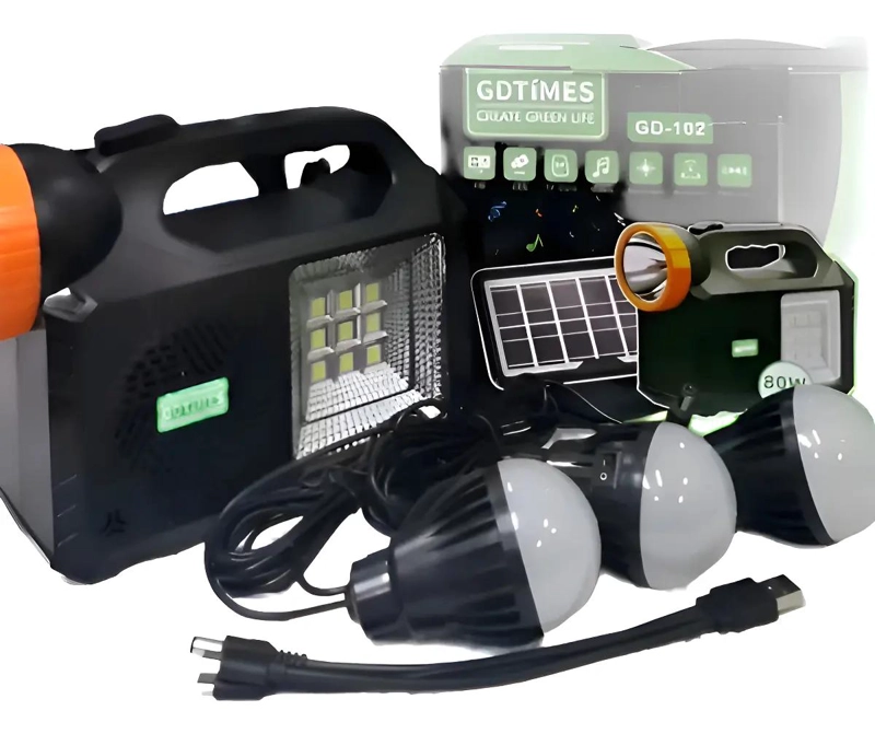 KIT SOLAR CON PARLANTE, LINTERNA, FOCO Y RADIO - 1