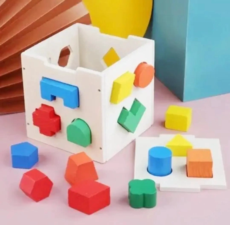 JUEGO DE ENCAJE CUBO DE MADERA CON FIGURAS GEOME TRICAS - 4