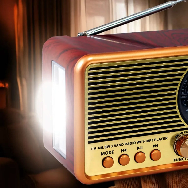 RADIO PORTATIL RETRO RECARGABLE CON LINTERNA - 2
