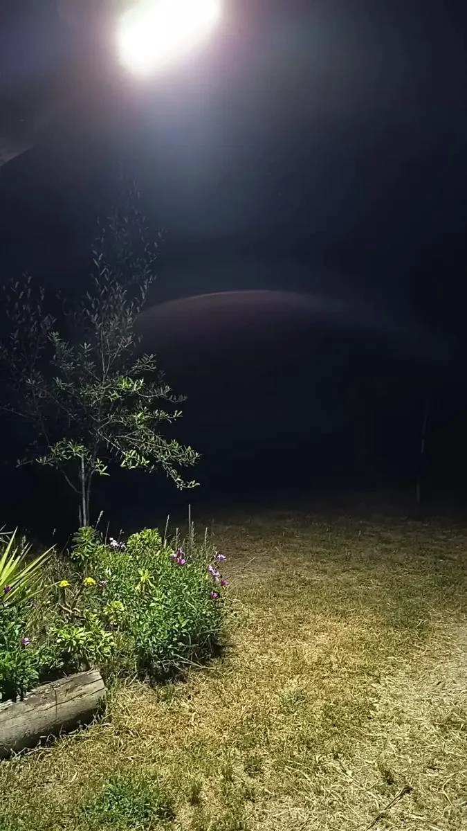 FOCO LED SOLAR 1000W PARA EXTERIOR CON SOPORTE - 5