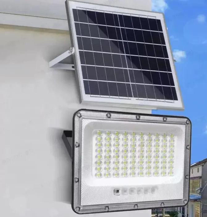 FOCO REFLECTOR SOLAR 50W CON PANEL Y CONTROL - 5